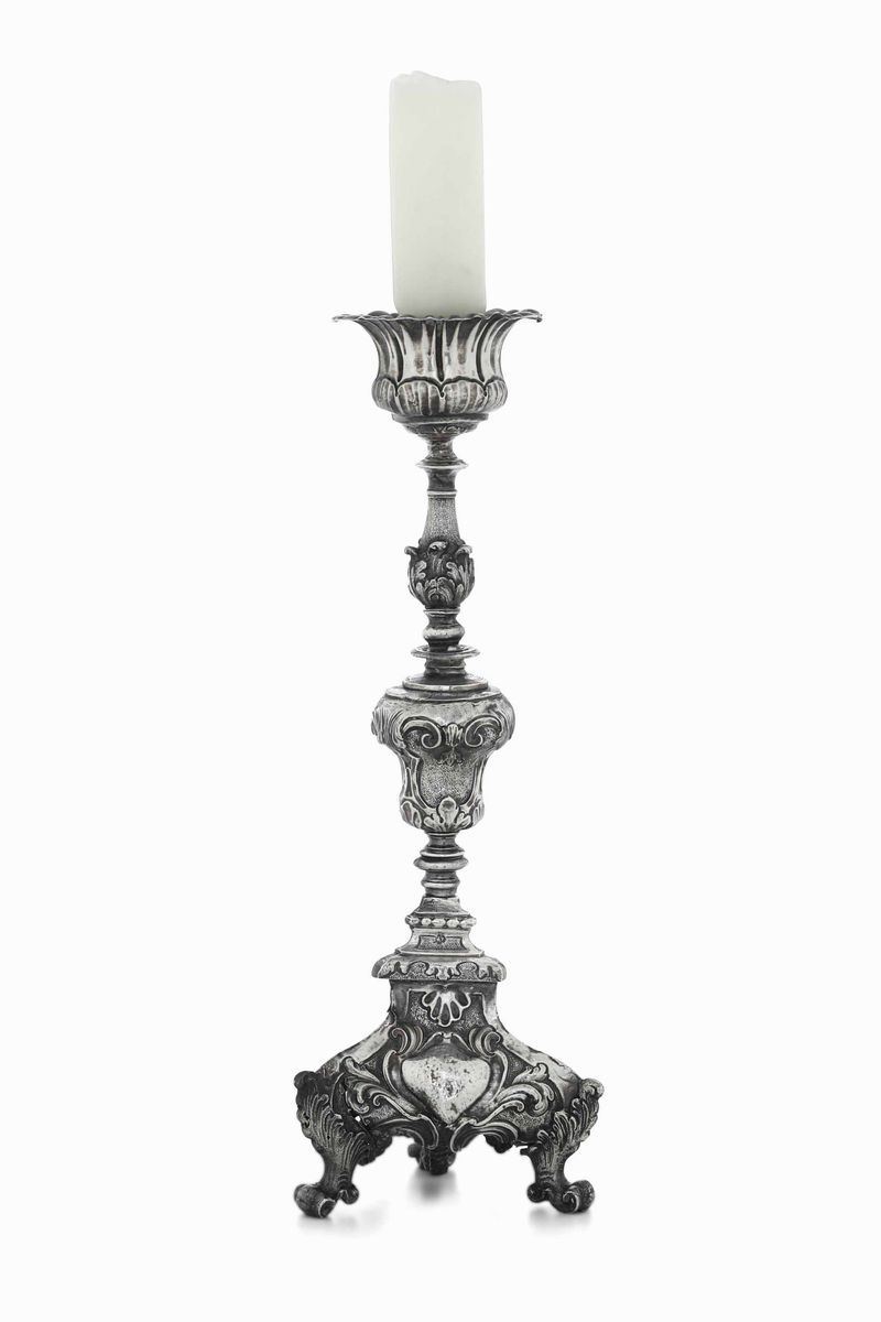 Candeliere in argento fuso, sbalzato e cesellato. Argenteria veneta del XVIII secolo  - Auction Italian Mansions - Cambi Casa d'Aste