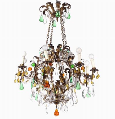 Lampadario a Otto Bracci con Pendenti in Vetro Incolore e Policromo. XX Secolo