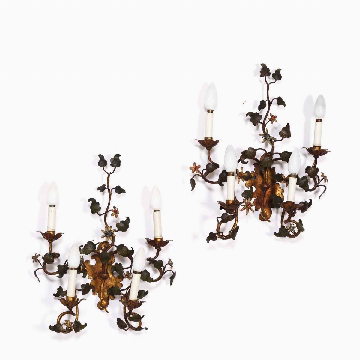 Coppia di Appliques a Quattro Luci in Ferro Decorate a Motivi Fogliati