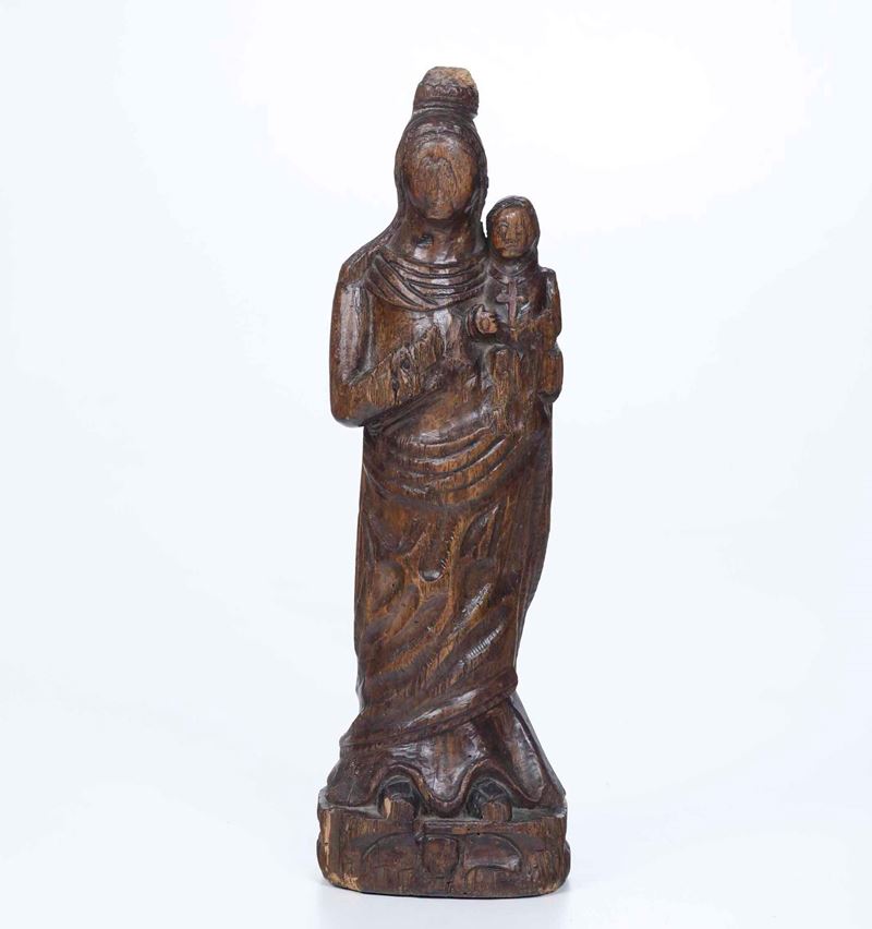 Madonna con bambino in legno scolpito  - Asta Antiquariato febbraio - Cambi Casa d'Aste