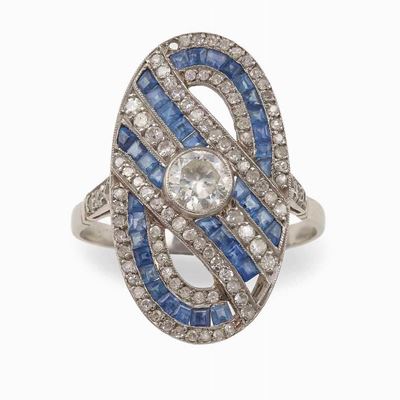 Anello con Diamanti e Piccoli Zaffiri