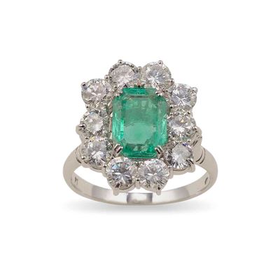Anello con Smeraldo Colombia di Ct 1.40 Circa e Diamanti Taglio a Brillante per Ct 1.50