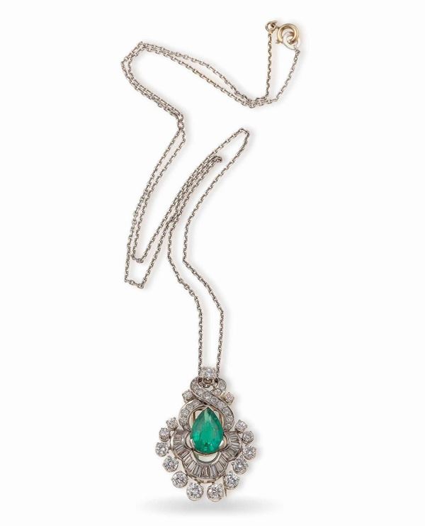 Emerald, diamond and platinum pendant/brooch