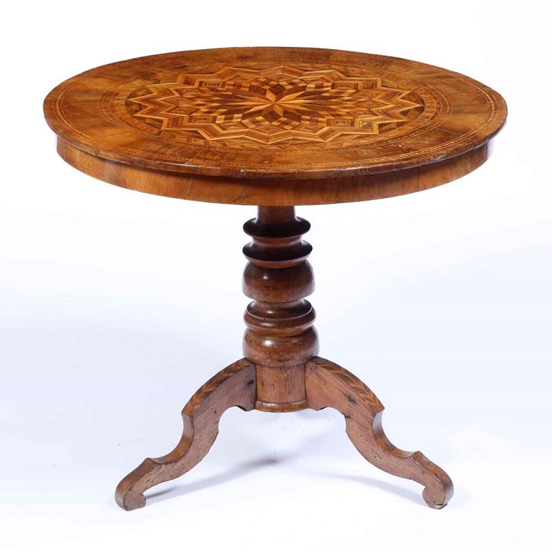 Tavolo con piano circolare intarsiato, XIX-XX secolo  - Auction Antique - Cambi Casa d'Aste