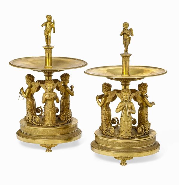 Coppia di alzate centrotavola in bronzo dorato, nei modi di Pierre-Philippe Thomire, XVIII-XIX secolo [..]