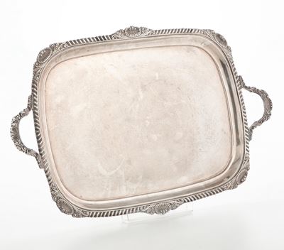 Vassoio. Argento Sterling Fuso, Sagomato e Cesellato. Bollo della Città di Londra per L'anno 1817...