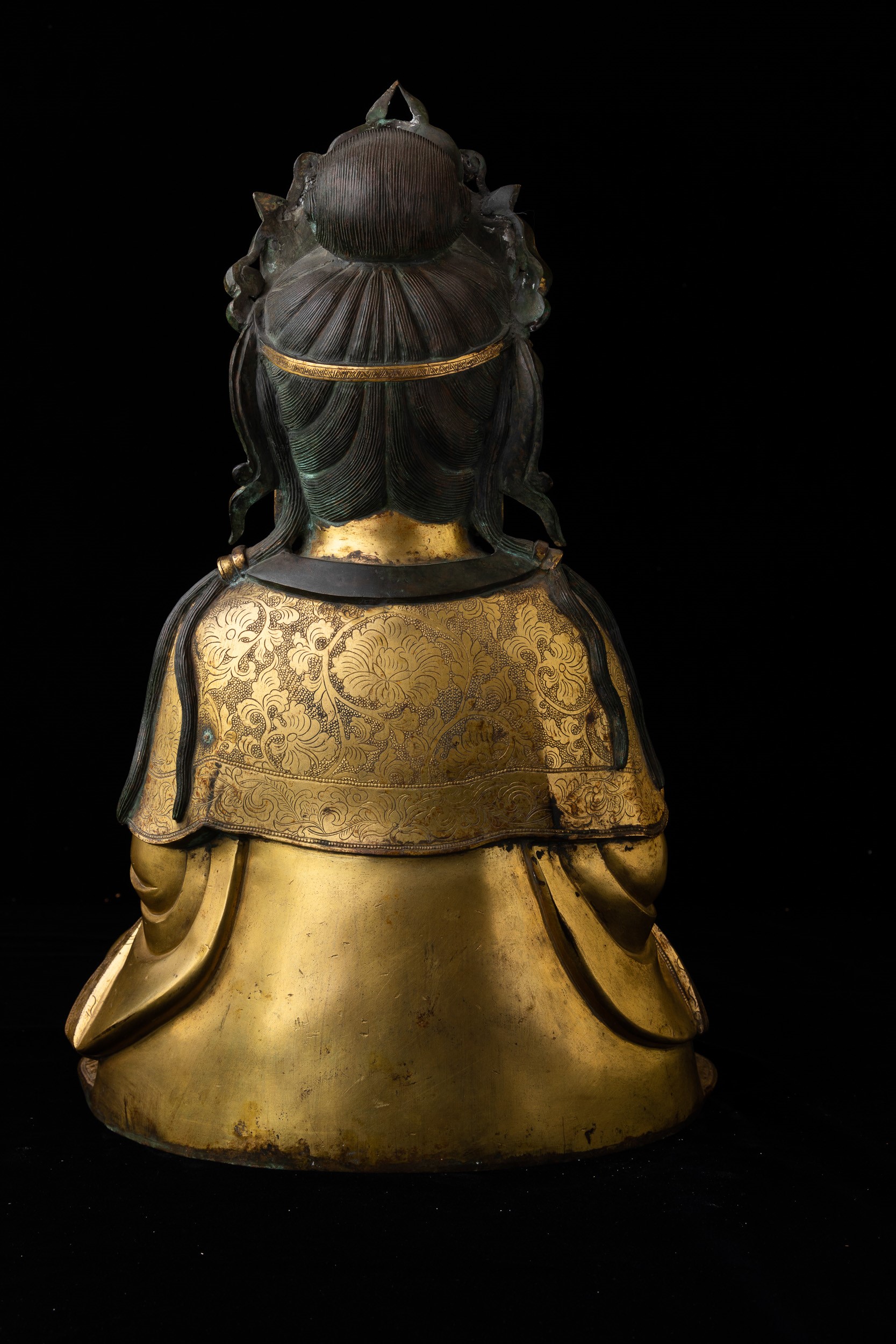 Grande Figura di Guanyin Incoronata in Bronzo Parzialmente Dorato, Cina, XX Secolo