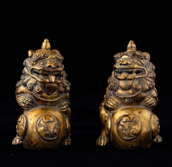 Due figure di draghi in bronzo dorato, Cina, Dinastia Qing, XIX secolo