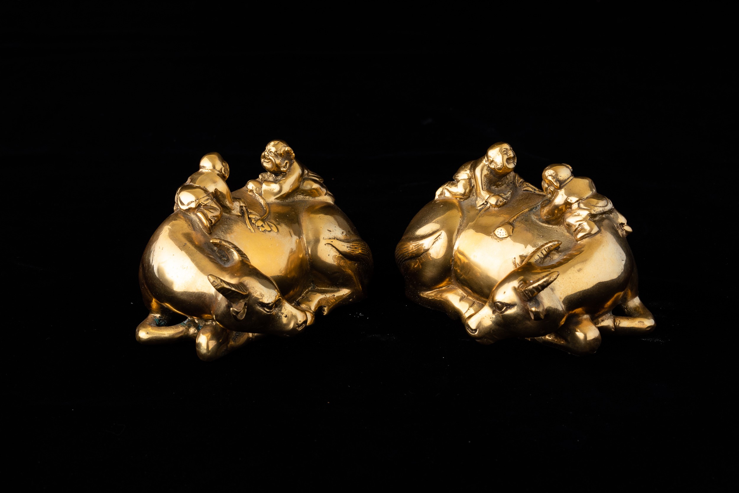 Bronzo dorato, Due figure di buoi con bambini, Cina, Dinastia Qing (XIX secolo)