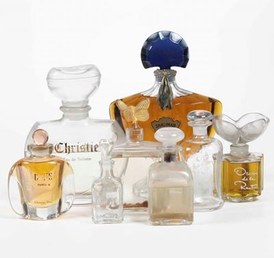 Gruppo di Otto Bottiglie Porta Profumo in Vetro