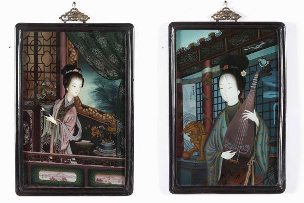 Coppia di dipinti su vetro raffiguranti fanciulle e iscrizioni, Cina, XX secolo