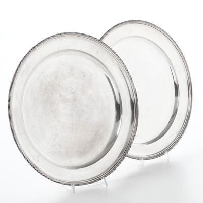 Due Piatti in Argento. Argenteria Artistica Milanese del XX Secolo. Argentiere Miracoli