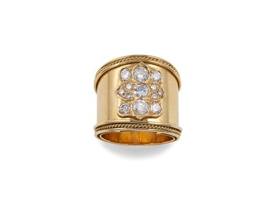 Anello in oro giallo 18Kt con diamanti
