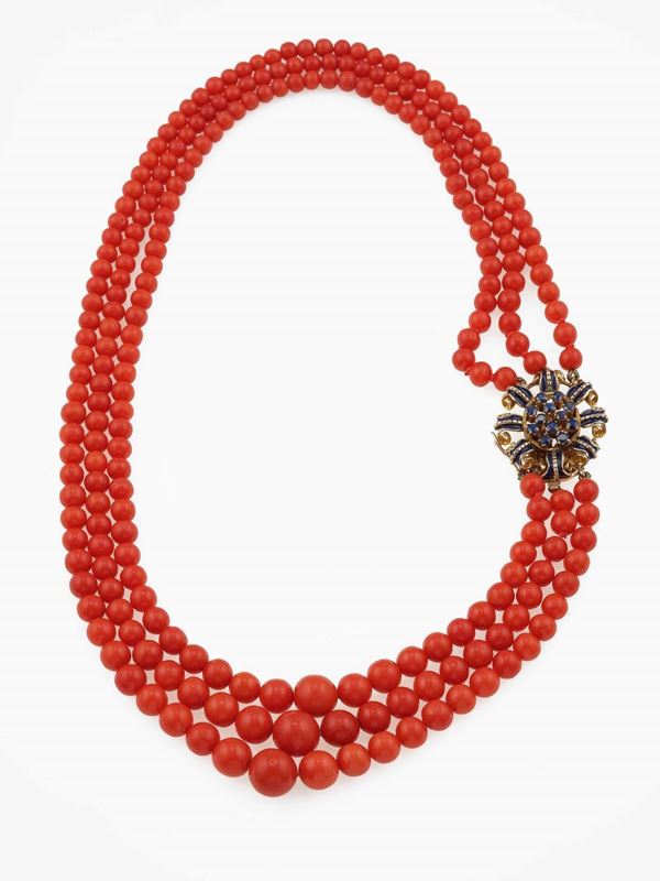 Coral necklace with gold, sapphire and enamel clasp
