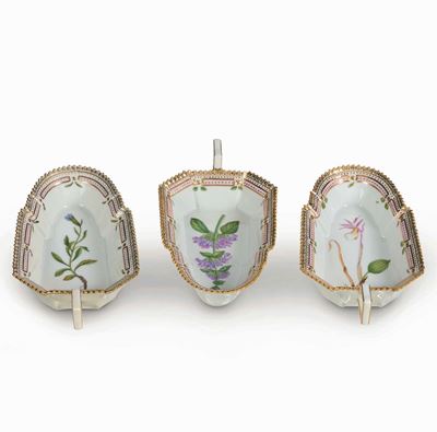 Tre Vassoietti dal Servizio Flora Danicadanimarca, Manifattura Royal Copenhagen, 1963, 1975 e 197...