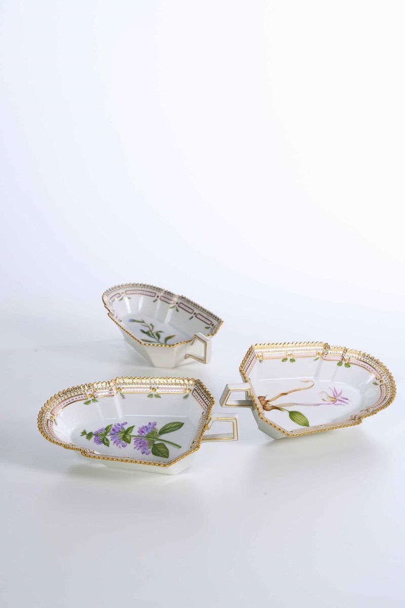Tre Vassoietti dal Servizio Flora Danicadanimarca, Manifattura Royal Copenhagen, 1963, 1975 e 197...