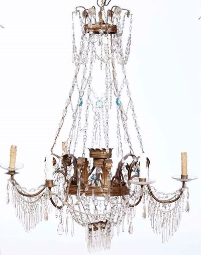 Lampadario a Sei Luci in Metallo Dorato e Cristalli. XIX Secolo
