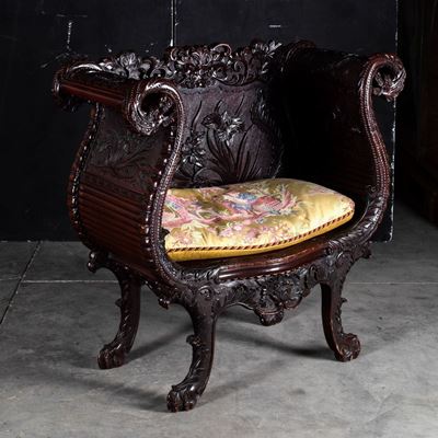 Sedia Scolpita in Legno con Decori Vegetali, Cina, Dinastia Qing, XIX Secolo