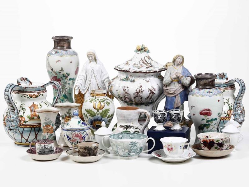 Lotto di oggetto in ceramica e vetro  - Asta Antiquariato Giugno | Cambi Time - Cambi Casa d'Aste