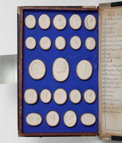 Raccolta di Calchi in Gesso Entro Finto Libro Antico, XIX Secolo