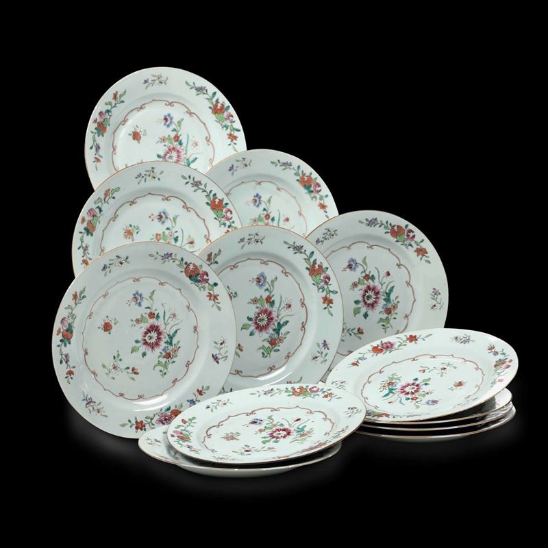 12 Famille Rose plates, China, Qing Dynasty  - Auction Fine Chinese Works of Art - Cambi Casa d'Aste