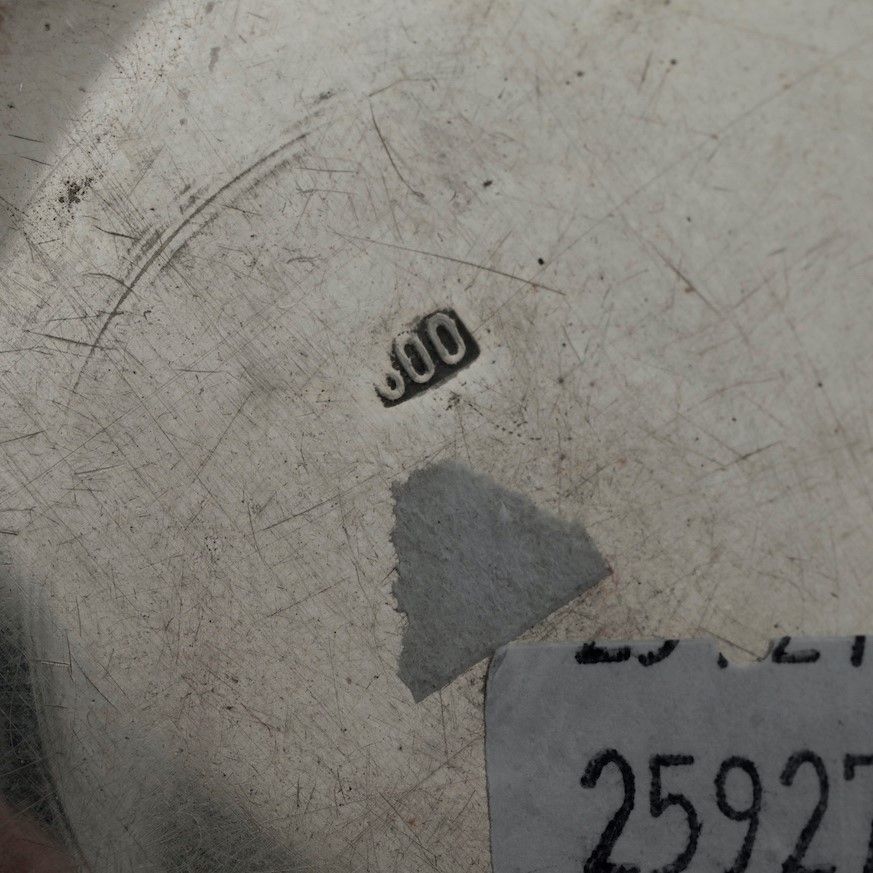Lotto di Due Portacipria, una Scatolina, un Piattino, un Vasetto e un Porta Biglietti in Argento....