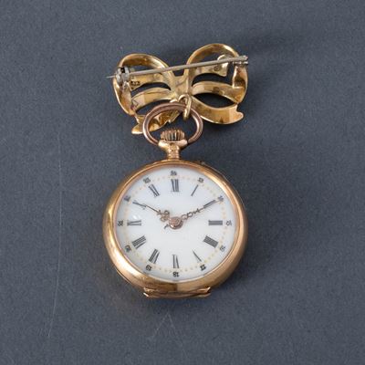 Orologio da Donna, Monachina con Spilla, in Oro 18 Kt, Fine ‘800. Movimento a Remontoir a Cilindr...