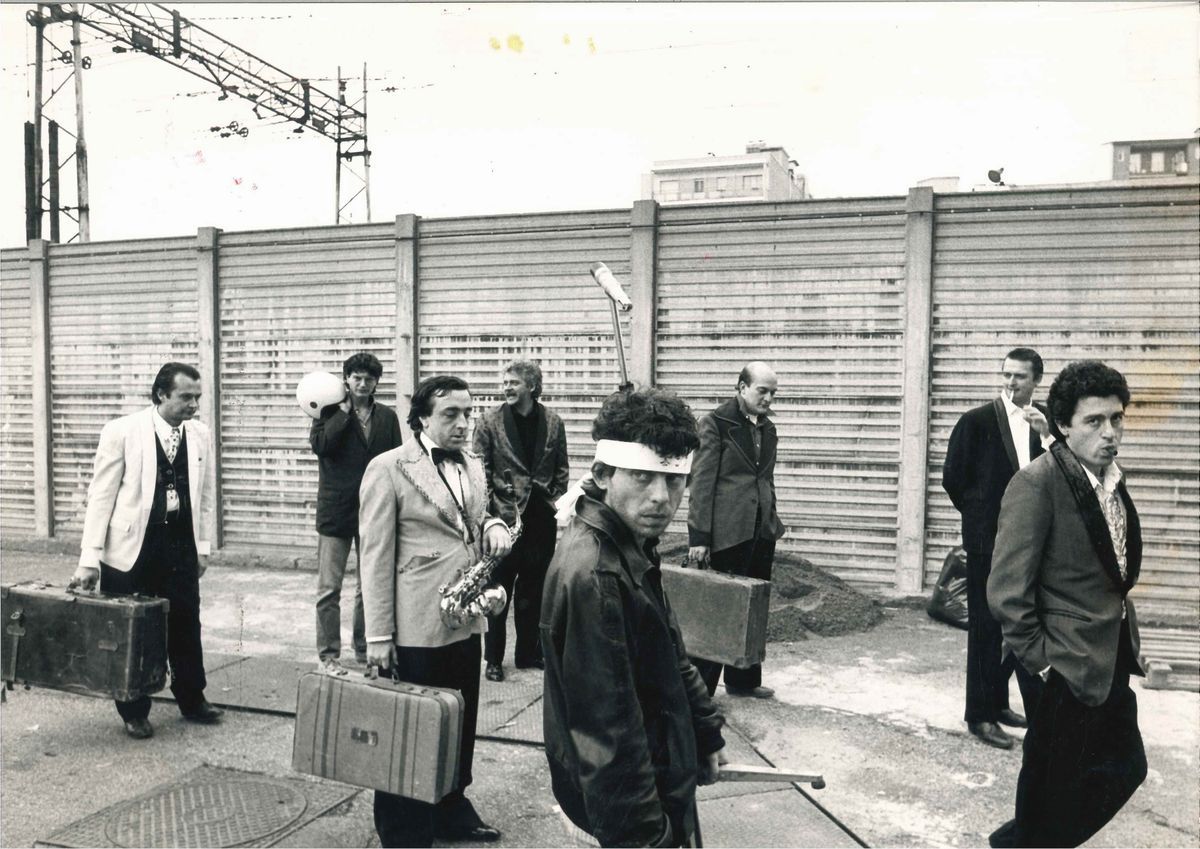 Roby Schirer - Lotto Composto da Tre Scatti Fotografici (dal Set di “kamikazen”, di Gabriele Salv...