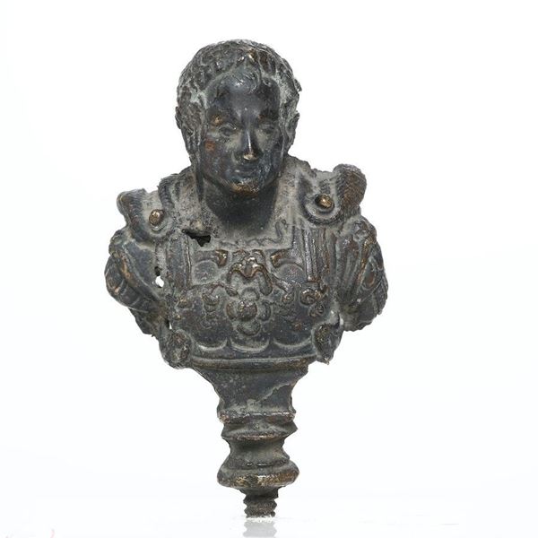 Busto di imperatore in bronzo fuso e cesellato. Fonditore del XVII secolo