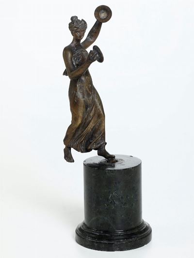 Danzatrice con Cembali. Bronzo Fuso e Base in Marmo. Fonditore del XVIII-XIX Secolo