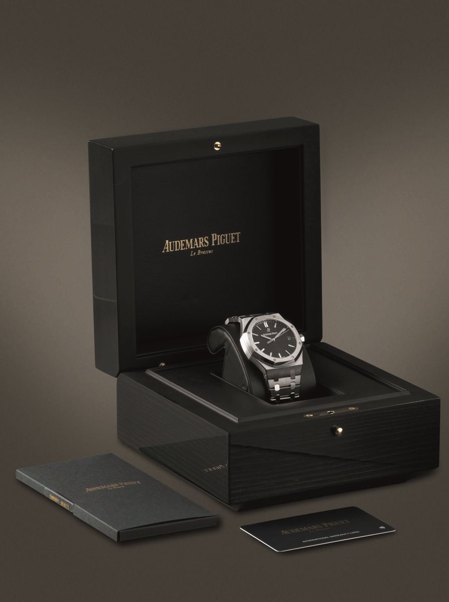Audemars Piguet - Royal Oak Ref 15500st in Acciaio con Quadrante Nero, Movimento Automatico con F...