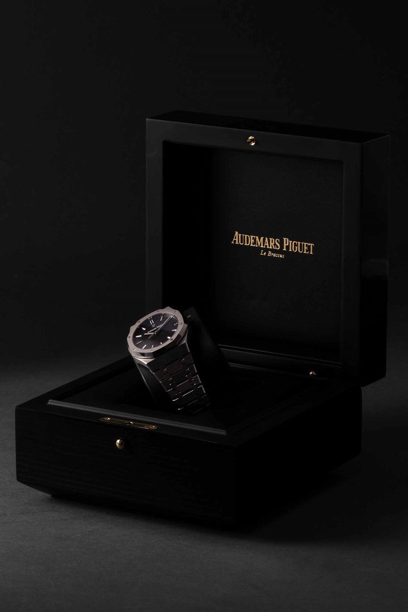 Audemars Piguet - Royal Oak Ref 15500st in Acciaio con Quadrante Nero, Movimento Automatico con F...