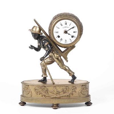 Pendola da Tavolo in Bronzo Dorato e Patinato. Italia XX Secolo