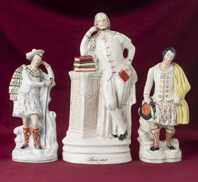 Tre Figure in Terraglia con Decoro in Policromia e Dorature. Inghilterra, Staffordshire, XIX Seco...