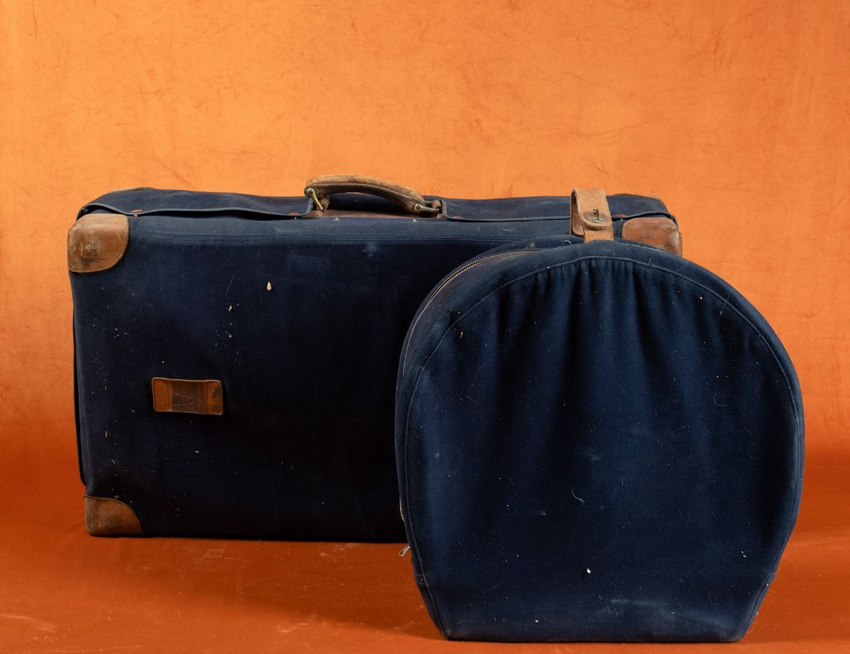 Set di Tre Valigie e una Cappelliera in Cuoio