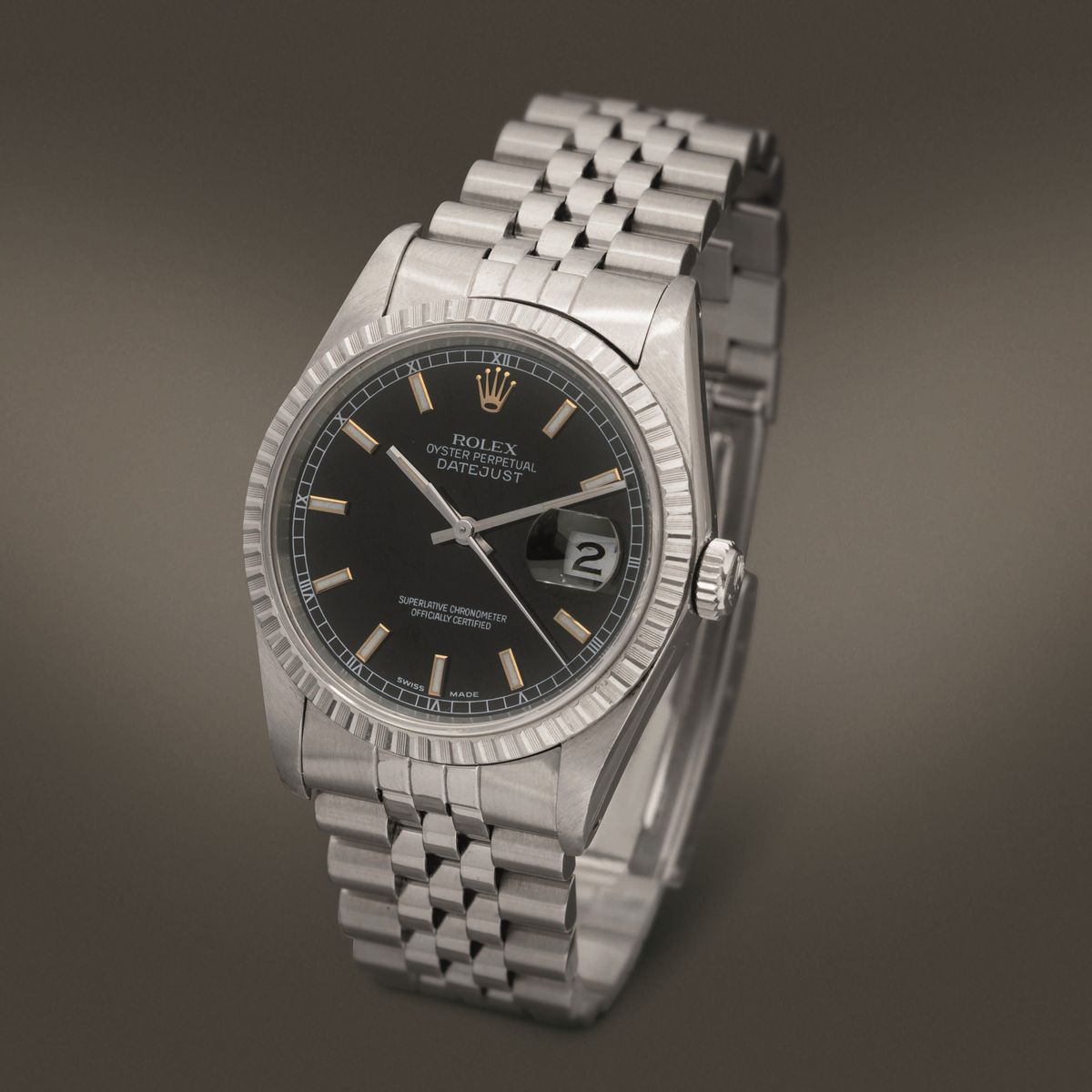 Rolex - Datejust Ref 16220 in Acciaio Automatico con Datario, Ghiera Godronata Quadrante Nero con...