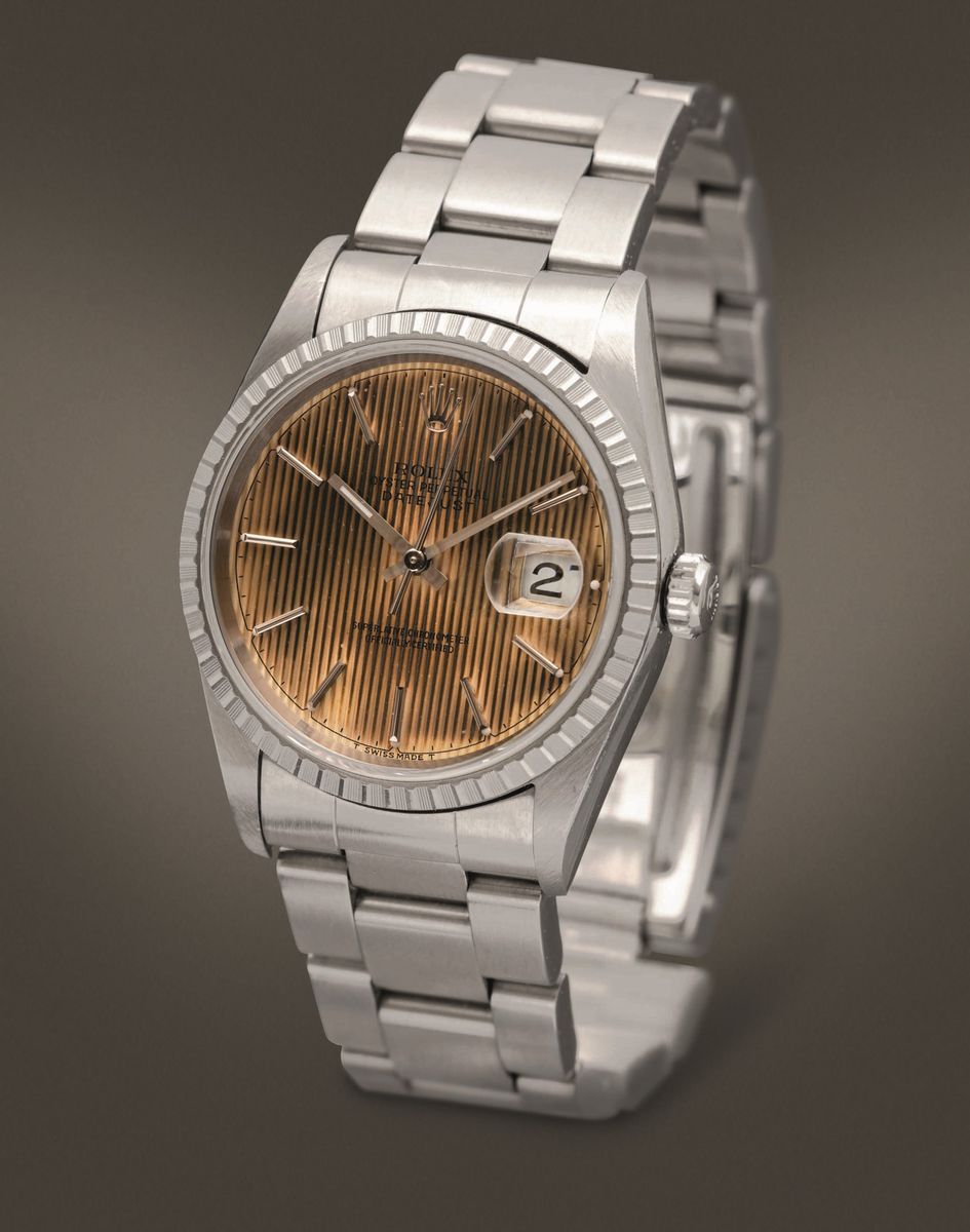 Rolex - Datejust 16220 in Acciaio, Movimento Automatico con Datario, Lunetta in Acciaio Godronata...