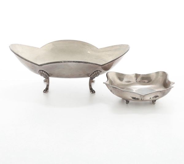 Due cestini diversi in argento. Argenteria italiana del XX secolo, argentieri differenti
