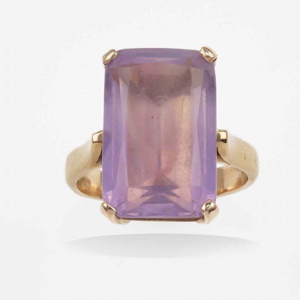 Amethyst and gold ring