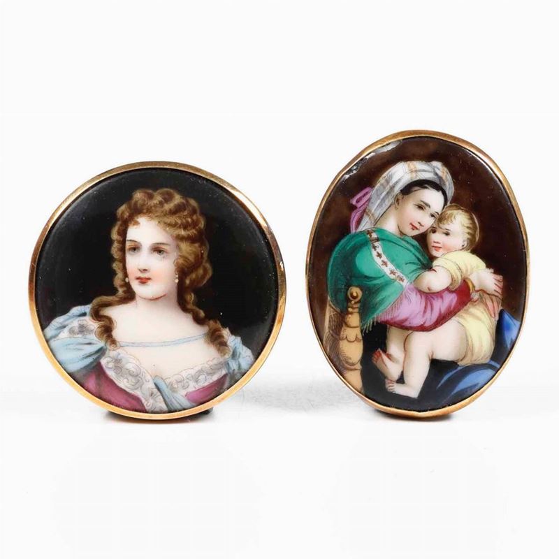 Coppia di spille con ritratto femminile e Madonna con bambino  - Auction Antique July | Cambi Time - Cambi Casa d'Aste