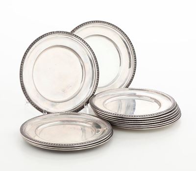 Dodici Piatti in Argento. Argenteria Milanese del XX Secolo. Argentiere Ilario Pradella per Zendr...