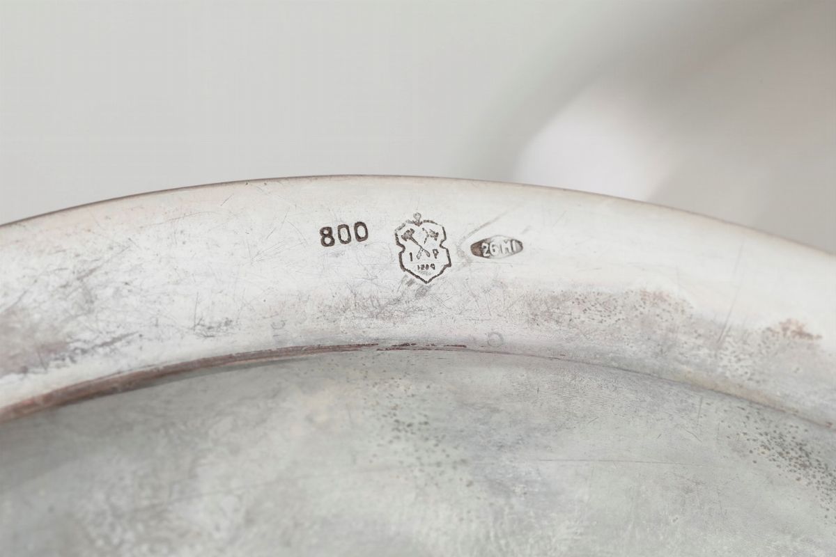 Dodici Piatti in Argento. Argenteria Milanese del XX Secolo. Argentiere Ilario Pradella per Zendr...