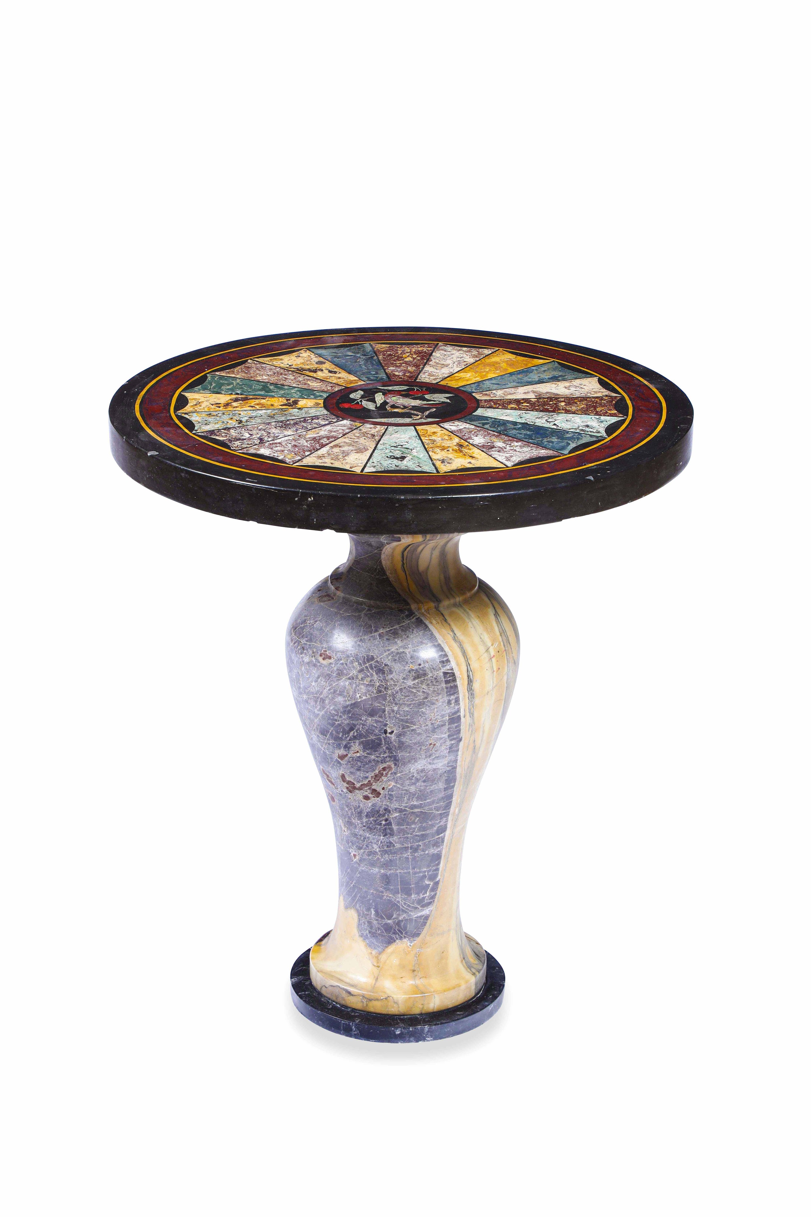 Tavolino con Piano a Commesso di Marmi e Pietre Dure. XX Secolo