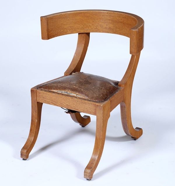 Duilio Cambellotti - Sedia in legno di rovere e seduta in pelle