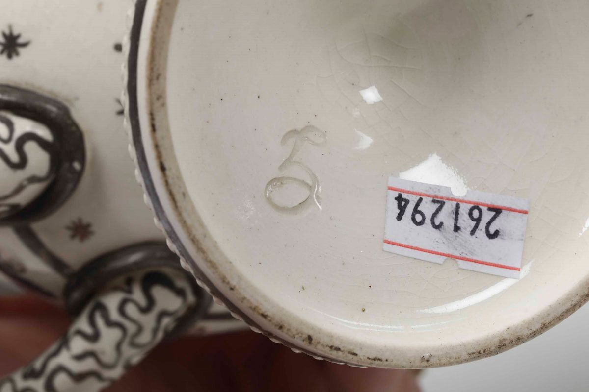 Vaso a Cratere su Base a Colonna.napoli, Manifattura Giustiniani, Primi Decenni del XIX Secolo