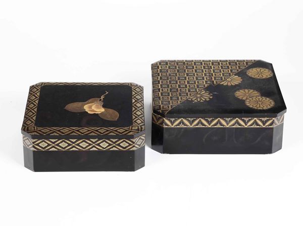 Due scatole in lacca con decori naturalistici, Giappone, periodo Meiji (1868-1912)