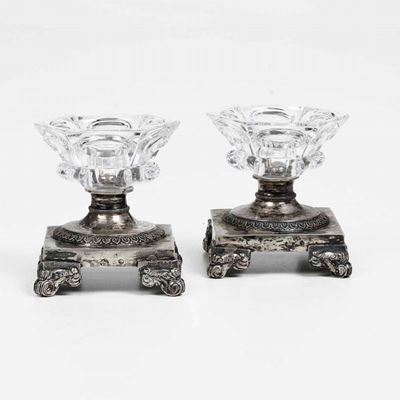 Coppia di Saliere in Argento Fuso e Cesellato e Cristallo. Genova XIX Secolo. Marchio con Croce M...