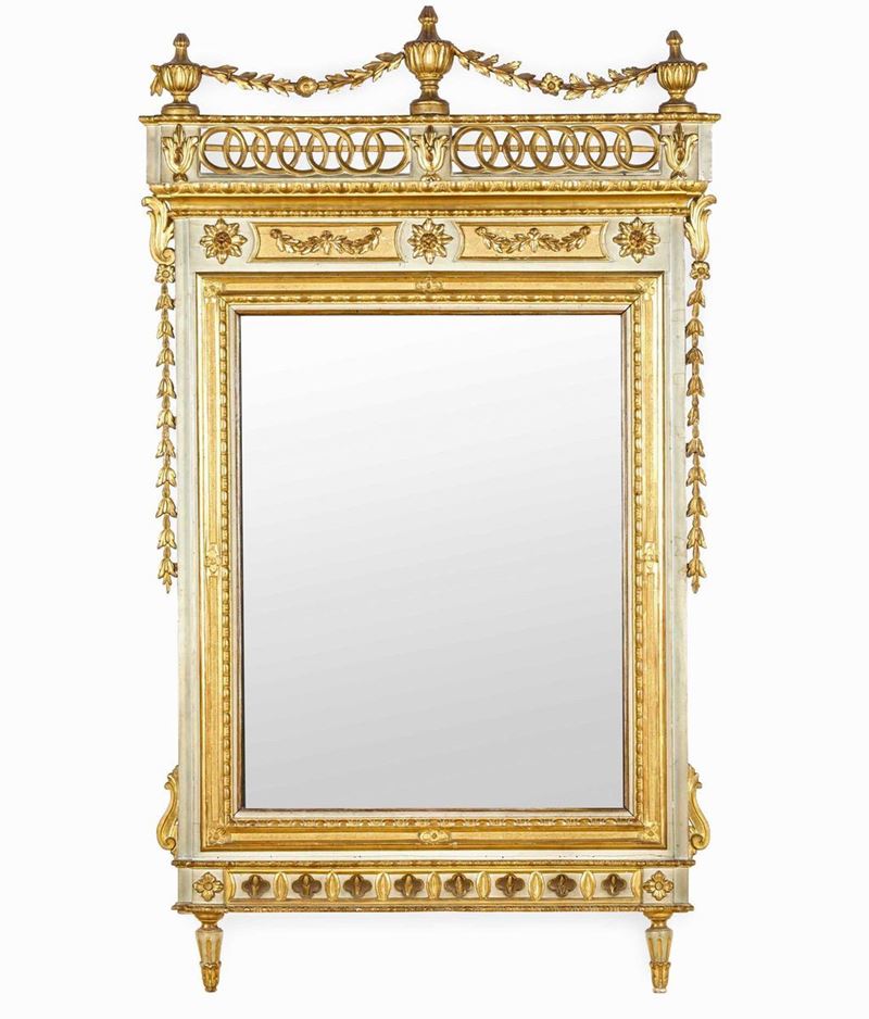 Specchiera in legno laccato e dorato. Fine XVIII - inizio XIX secolo  - Asta Dimore Italiane - Cambi Casa d'Aste