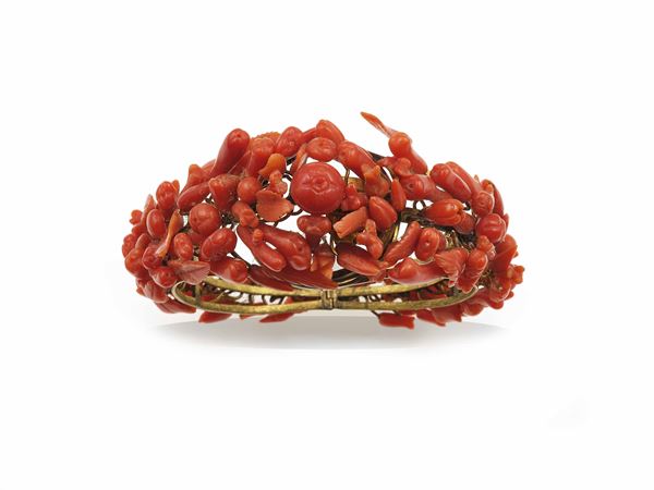 Bracciale rigido in corallo