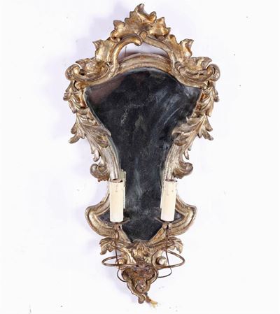 Applique in Legno Intagliato e Dorato a Due Luci. XIX Secolo